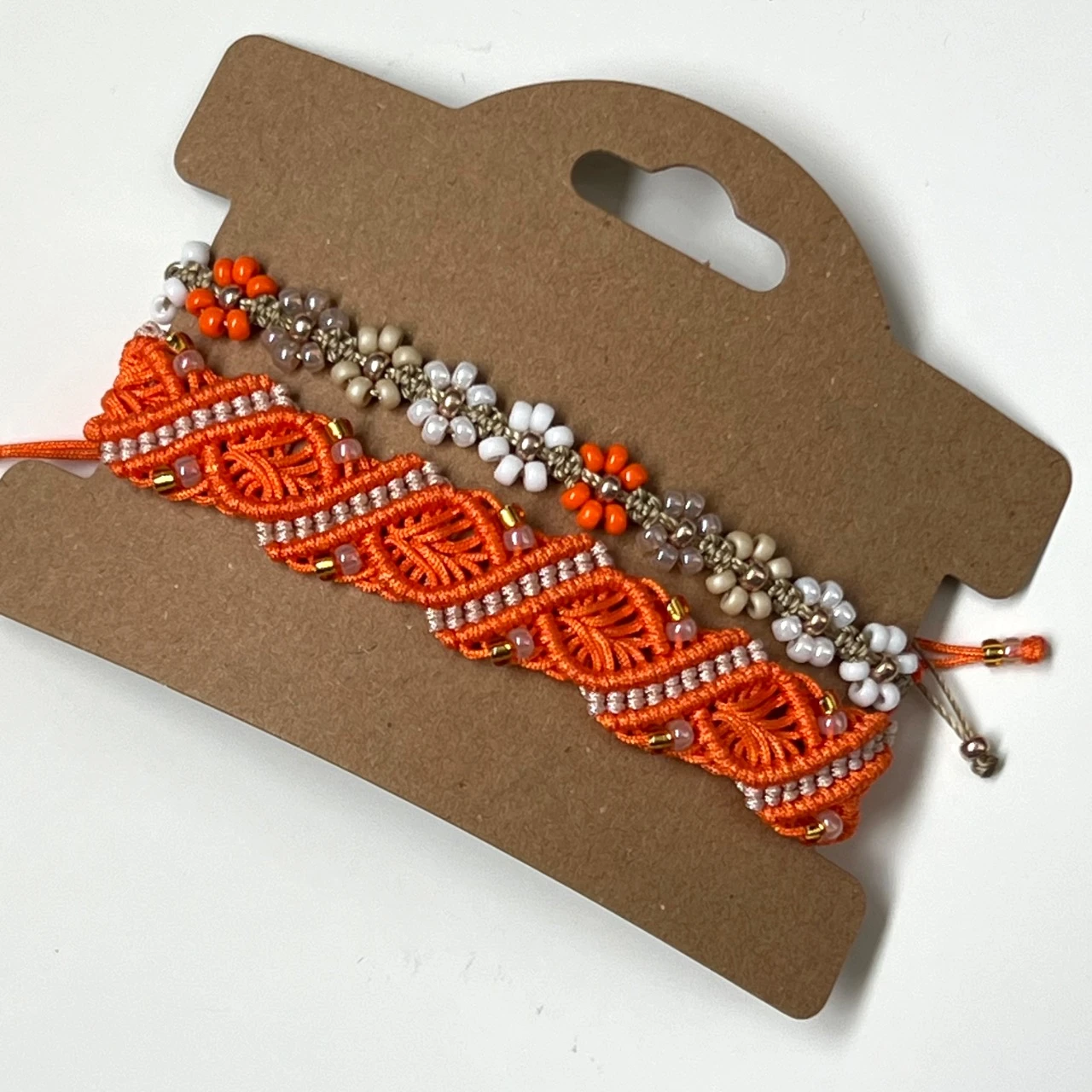 Macramé armbanden oranje-beige